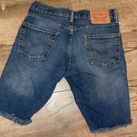 LEVIS CUT OFF SHORTS - Picture 2 of 2